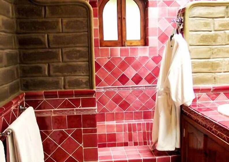 スタンダードルーム, Nirvana Restaurant & Retreat