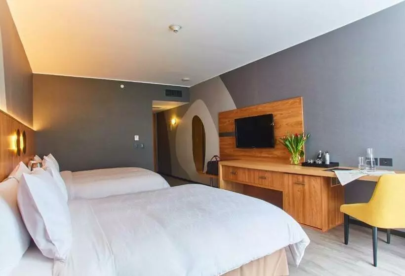 Superior Oda, Pullman Lima San Isidro