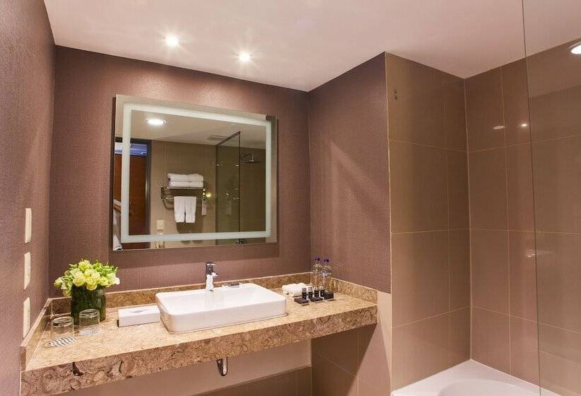 سوییت جونیور, Pullman Lima San Isidro