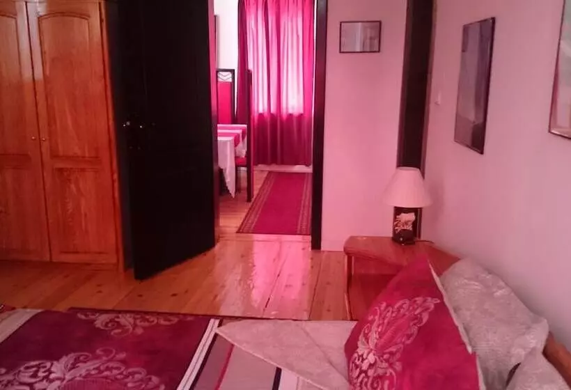 Perhesviitti, Rimini Club Inn & Suites