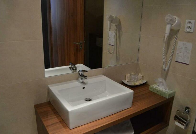 اتاق استاندارد, Saffron