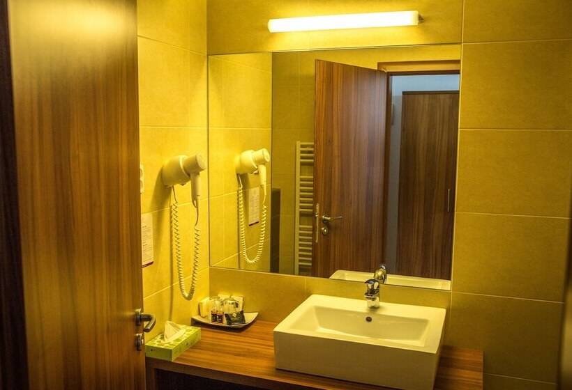 اتاق لوکس, Saffron