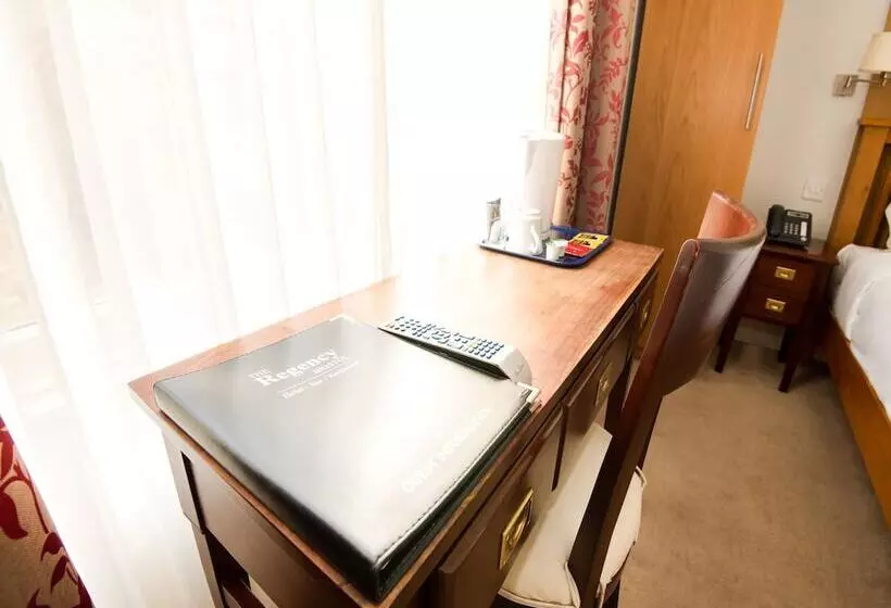 Standard Yhden Hengen Huone, The Regency Bristol