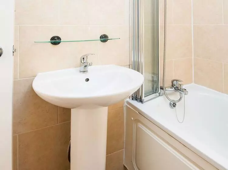 Standard Yhden Hengen Huone, The Regency Bristol
