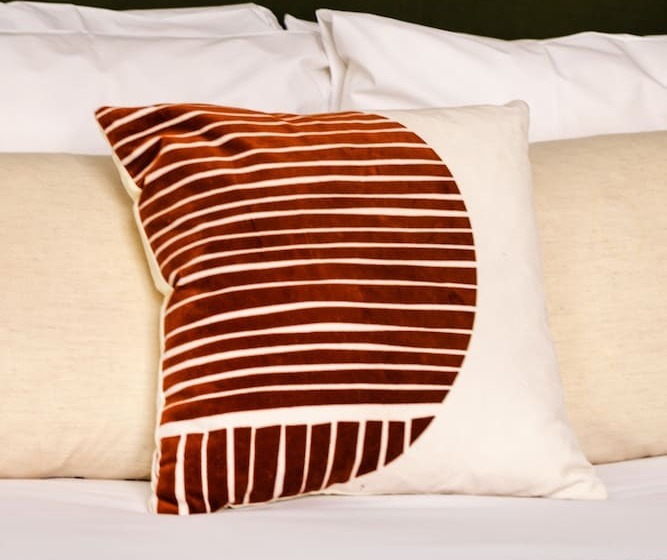 프리미엄 스튜디오, Native Hyde Park