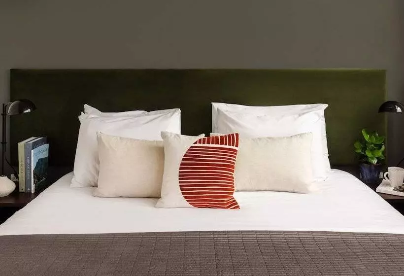 2 Bedroom Premium Apartment, Native Hyde Park
