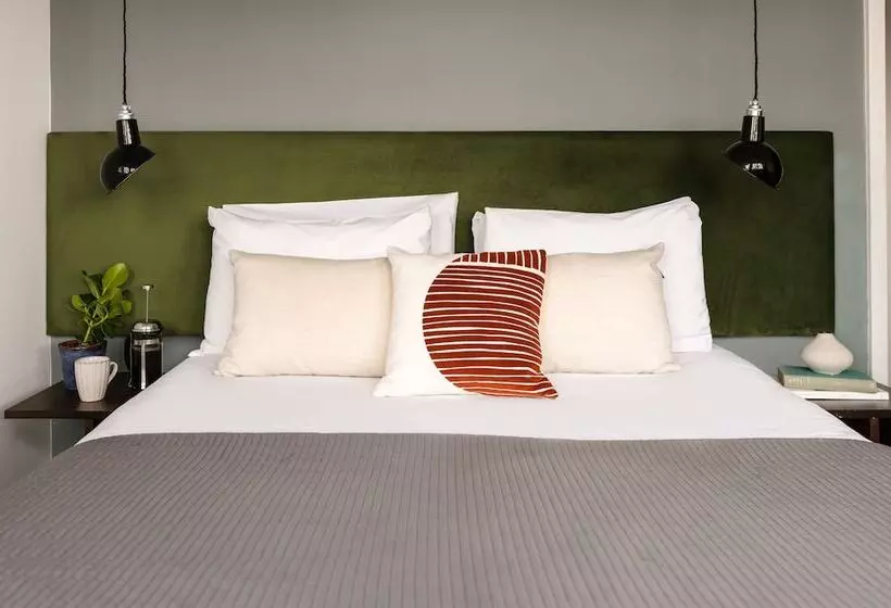 2 Bedroom Premium Apartment, Native Hyde Park