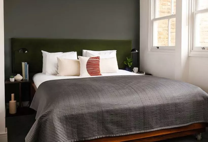 2 Bedroom Premium Apartment, Native Hyde Park