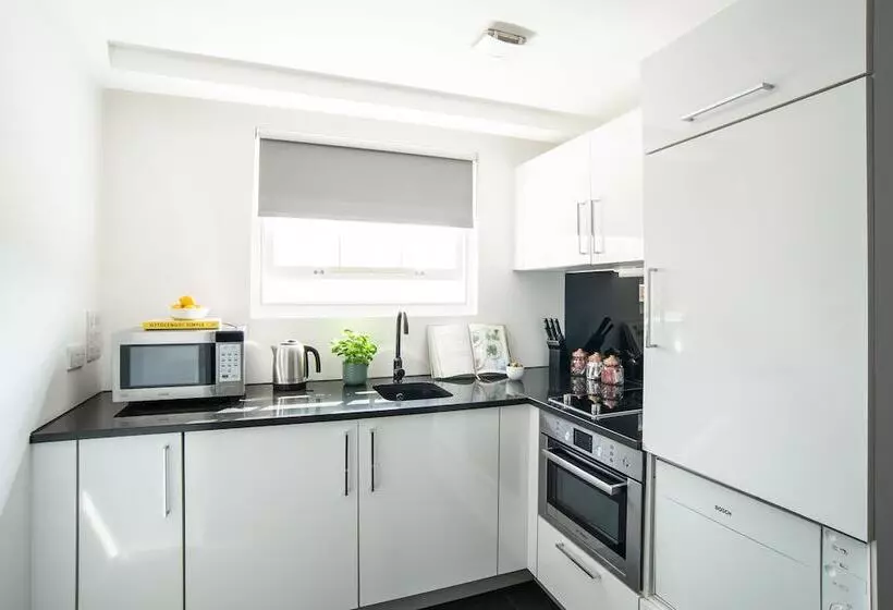 2 Bedroom Premium Apartment, Native Hyde Park