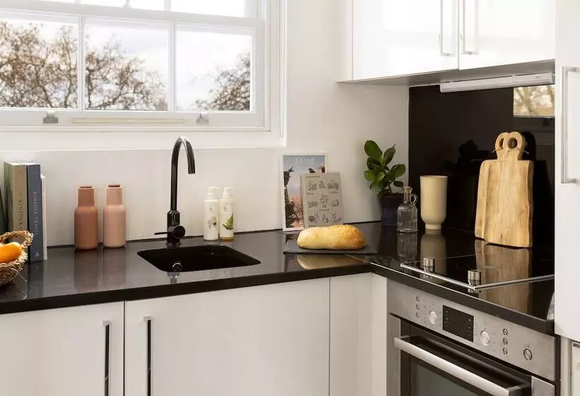 2 Bedroom Premium Apartment, Native Hyde Park
