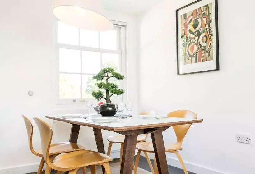 2 Bedroom Premium Apartment, Native Hyde Park