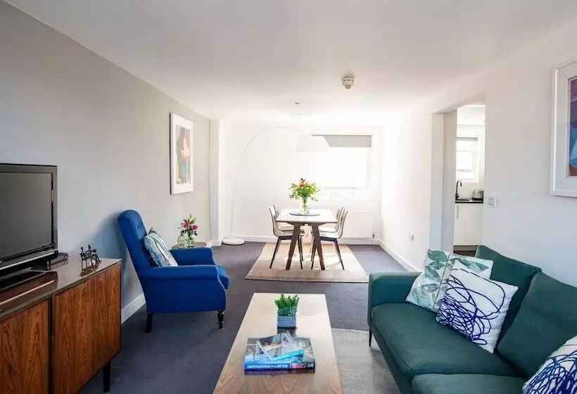 2 Bedroom Premium Apartment, Native Hyde Park