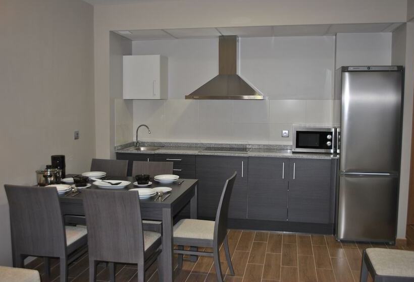 Апартаменты 2 Спальни, Apartahotel & Spa Jacetania