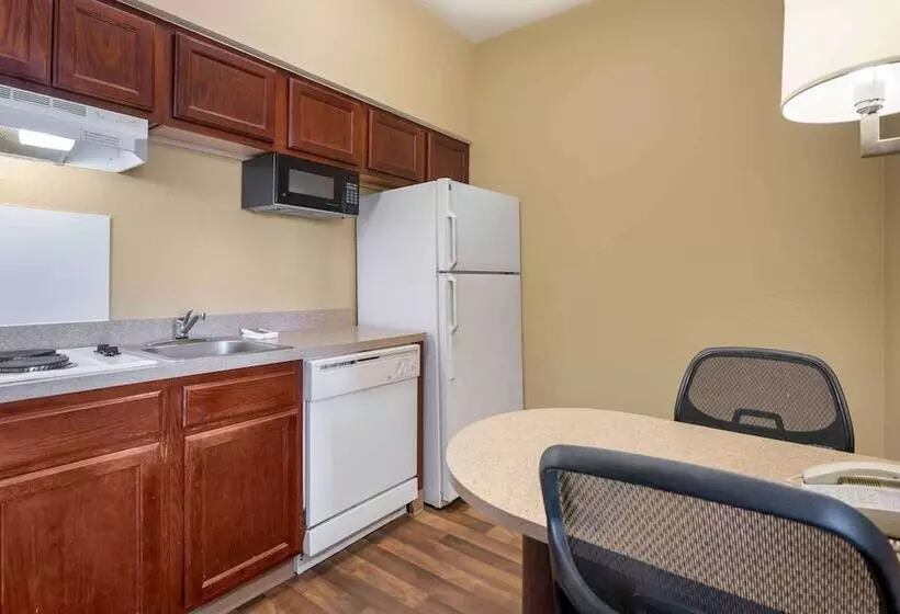デラックススタジオ, Extended Stay America Suites  Indianapolis  Airport  W. Southern Ave