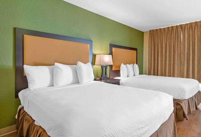 Deluxe Studio, Extended Stay America Suites  Indianapolis  Airport  W. Southern Ave