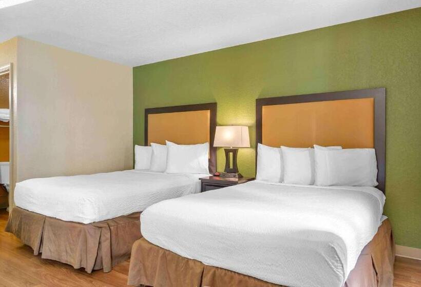 Deluxe Studio, Extended Stay America Suites  Indianapolis  Airport  W. Southern Ave