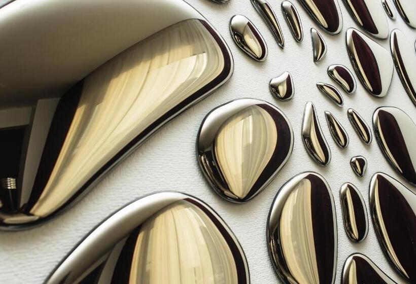 수피리어 룸, 11 Mirrors Design