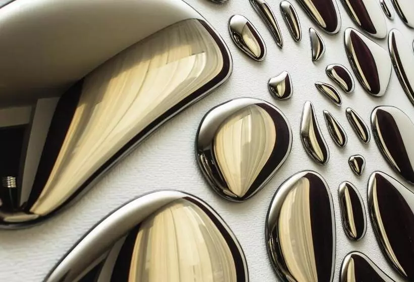 اتاق سوپریور, 11 Mirrors Design