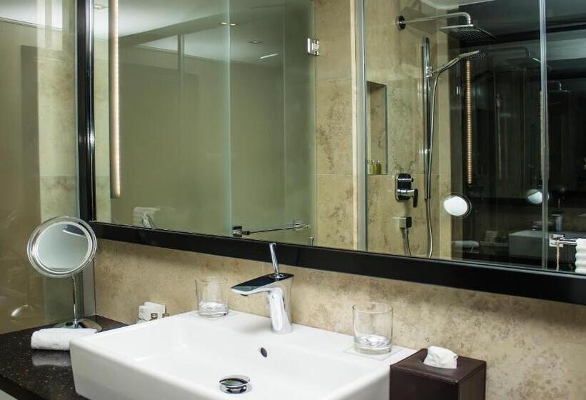 اتاق استاندارد اینتریور, 11 Mirrors Design