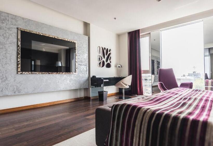 اتاق لوکس, 11 Mirrors Design