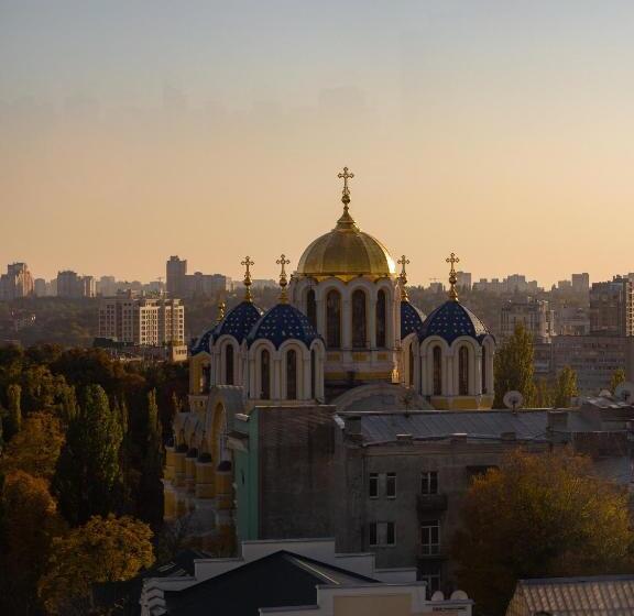 اتاق پرمیوم, 11 Mirrors Design