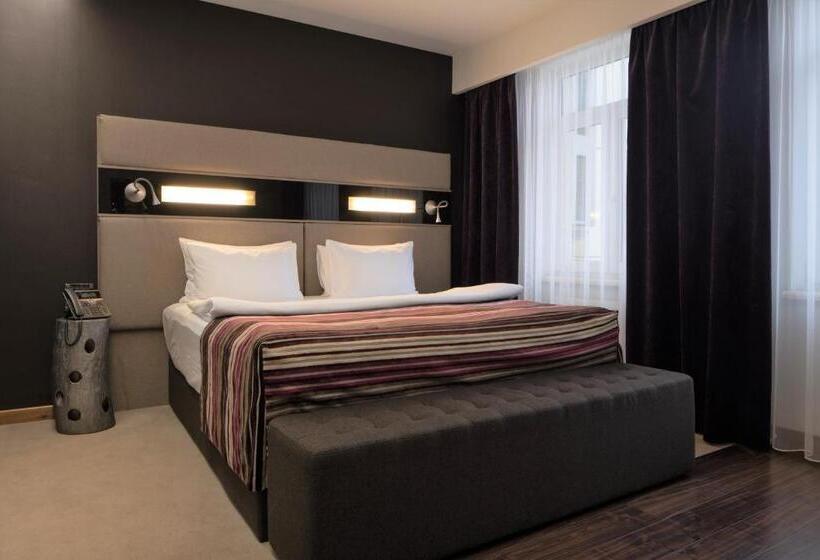 اتاق استاندارد اینتریور, 11 Mirrors Design