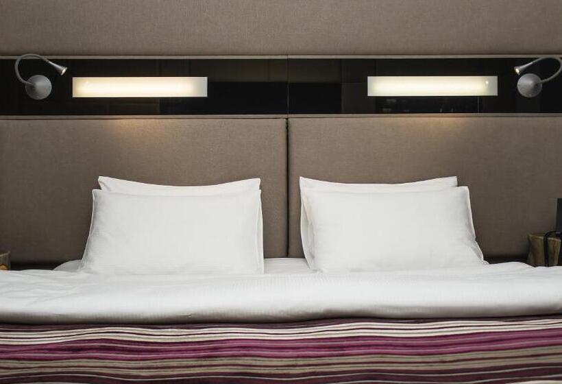 اتاق استاندارد اینتریور, 11 Mirrors Design