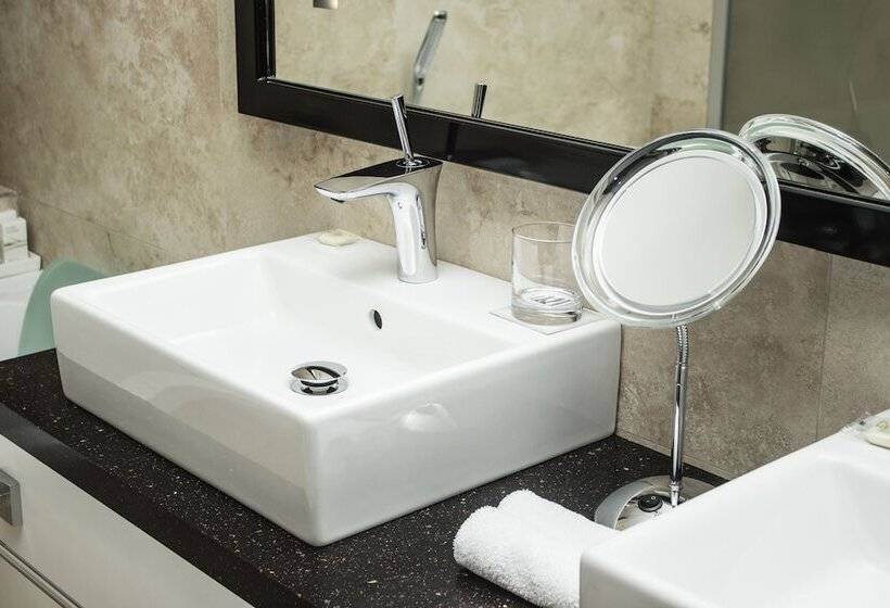 اتاق لوکس, 11 Mirrors Design