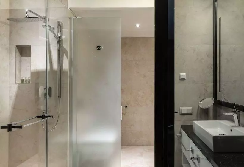 اتاق لوکس, 11 Mirrors Design