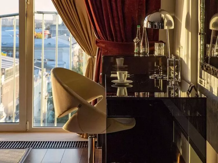 اتاق لوکس, 11 Mirrors Design