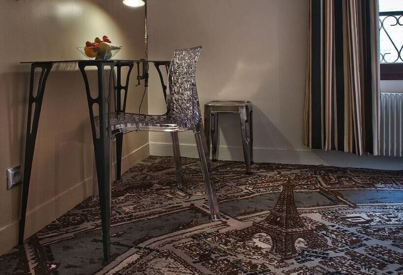 Полулюкс, Alpha Paris Eiffel By Patrick Hayat