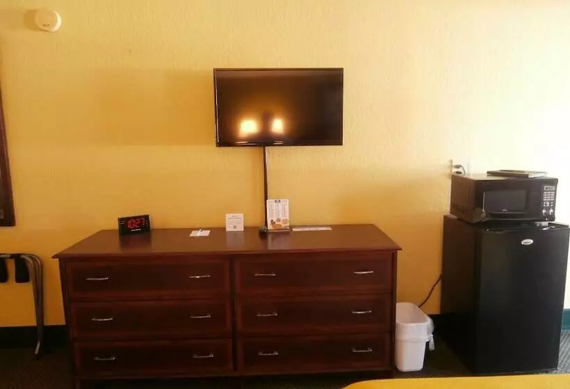 Sviitti Poreallas, Americas Best Value Inn Conyers