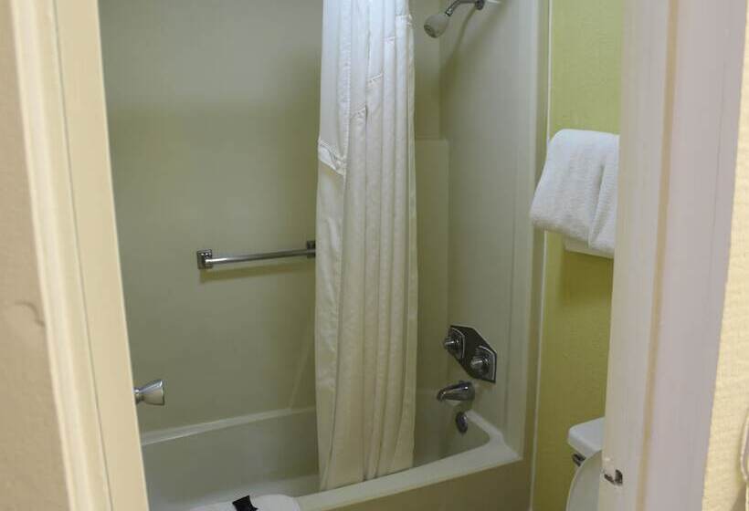 جناح مزود بجاكوزى, Americas Best Value Inn Conyers