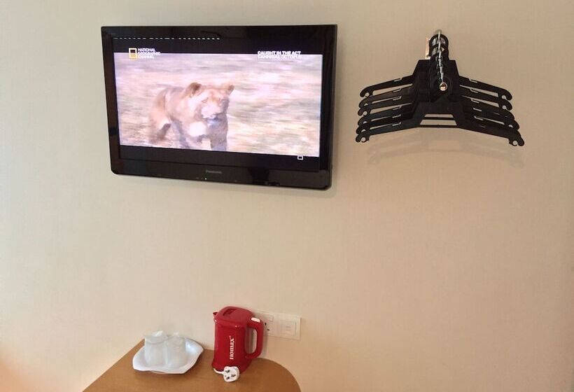 行政三人间, Asia