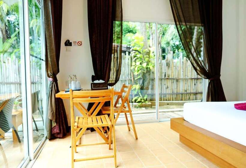 חדר דלוקס, Baannueng At Kata