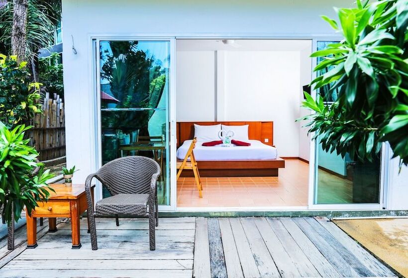 חדר דלוקס, Baannueng At Kata