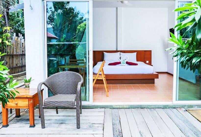 חדר דלוקס, Baannueng At Kata