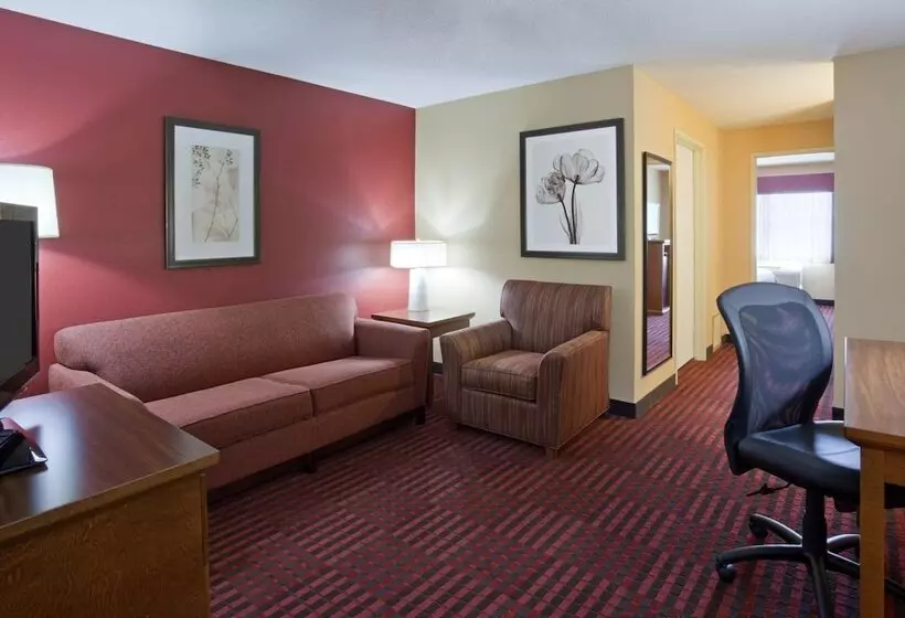 キングサイズベッドのスイートルーム, Quality Inn & Suites