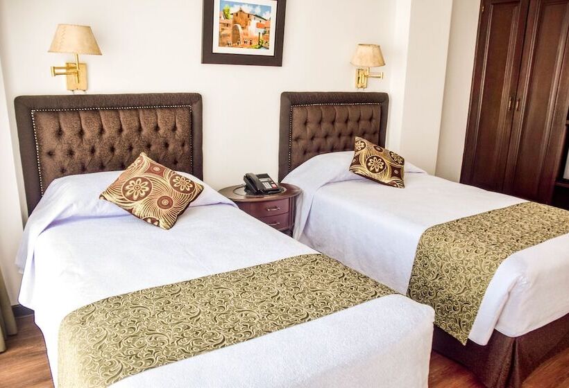 غرفة قياسية, Monte Real