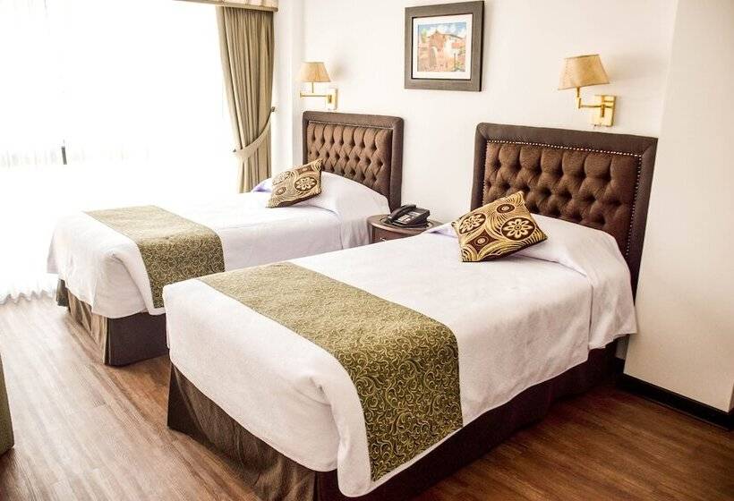 غرفة قياسية, Monte Real