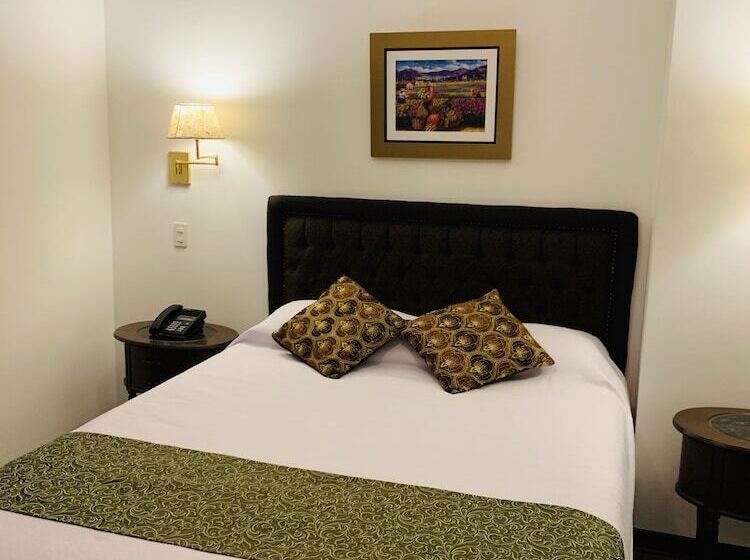 غرفة قياسية فردية, Monte Real