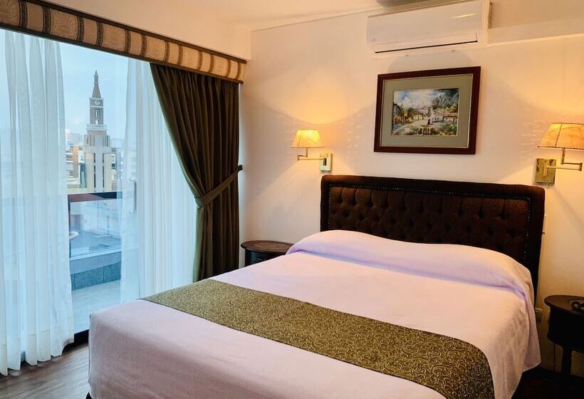 غرفة قياسية, Monte Real