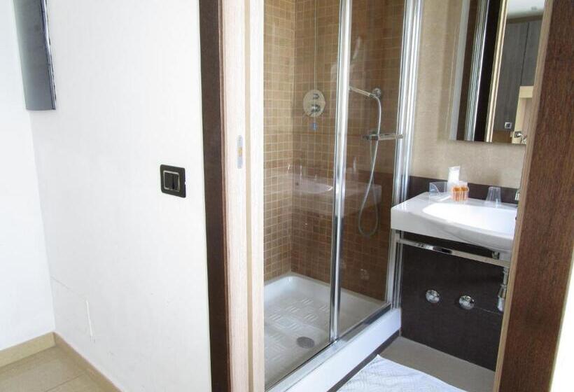 غرفة سوبيريور, Nelton