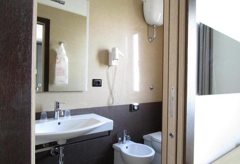 غرفة سوبيريور, Nelton