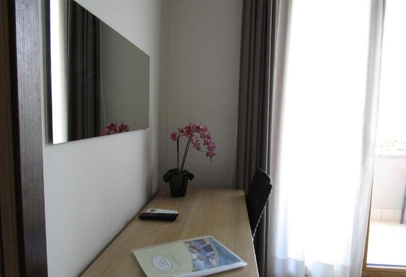 غرفة سوبيريور, Nelton