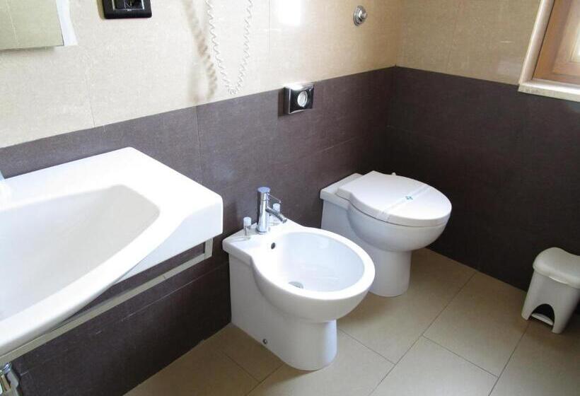 غرفة سوبيريور, Nelton