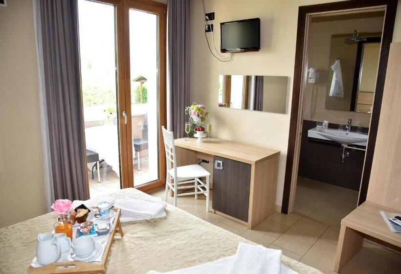 غرفة سوبيريور, Nelton