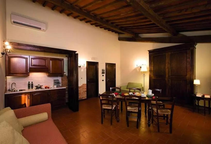 スタンダードスタジオ, Agriturismo Antico Borgo Poggitazzi