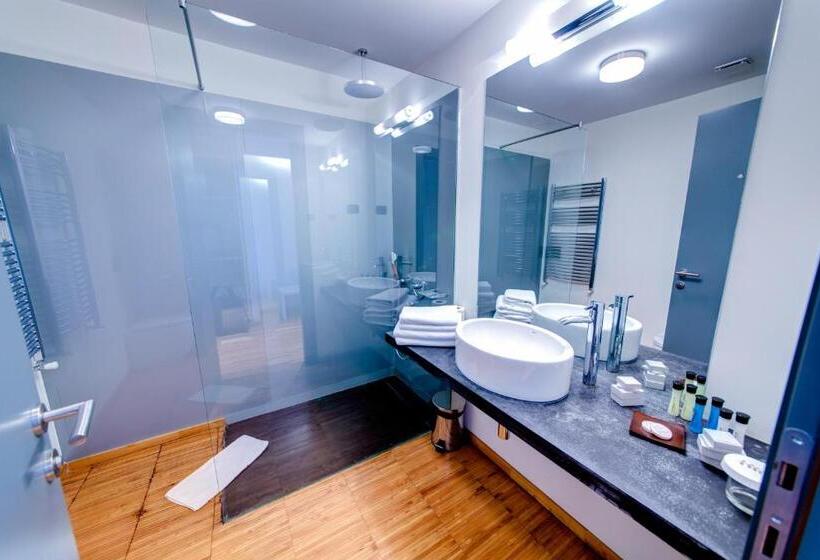 Standard Room, Sarroglia