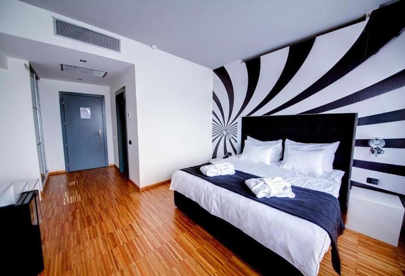 Standard Room, Sarroglia